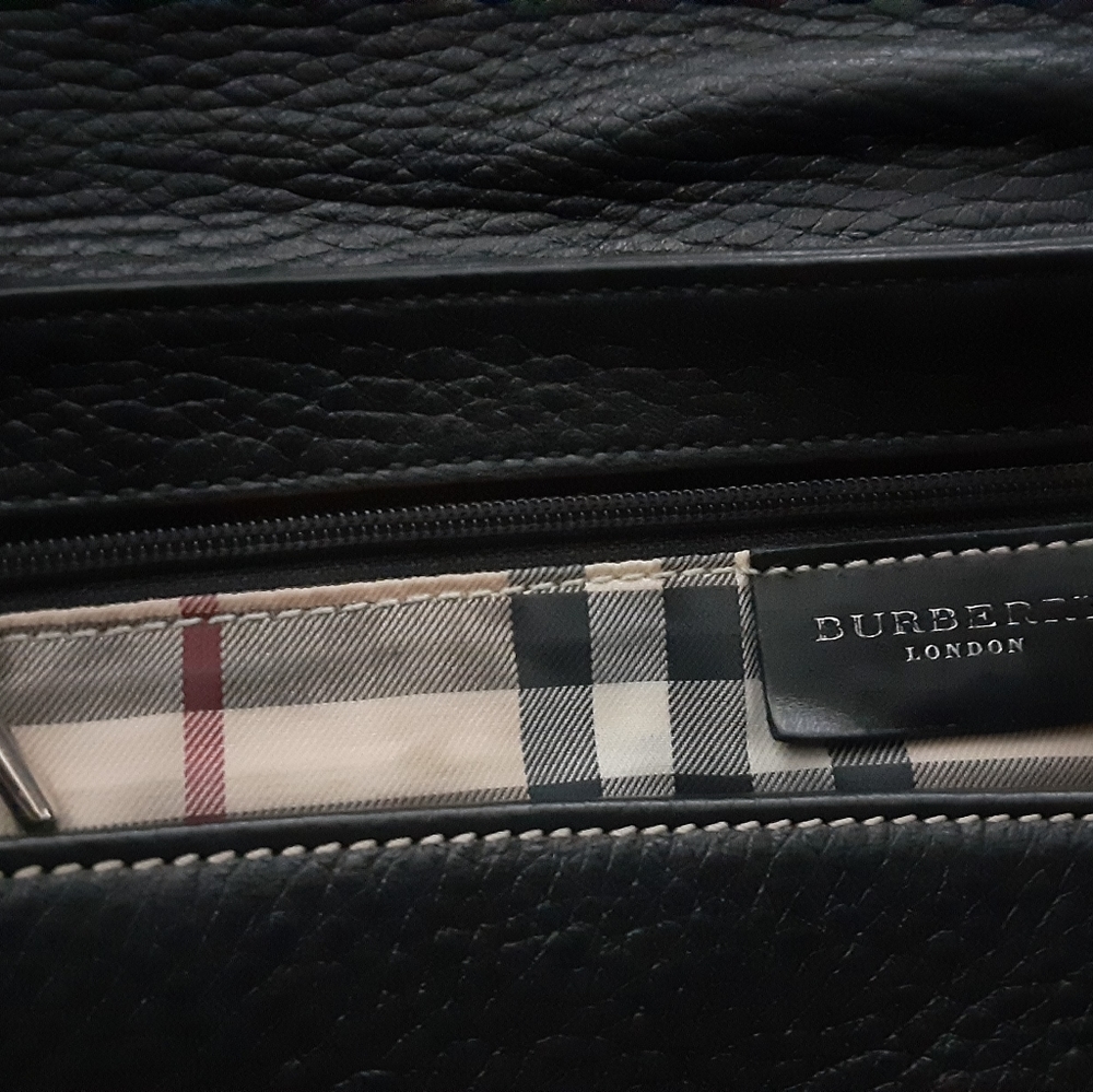 BURBERRY PURSE - Picture 9 of 13